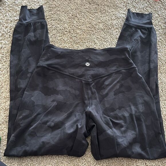 Lululemon Black Camo Align Jogger size 4 - Picture 6 of 7